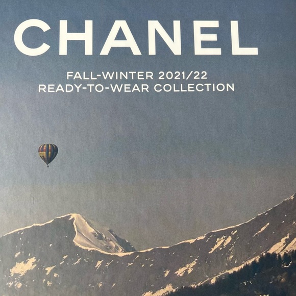 Chanel Fall-Winter 2021/22 Ready-to-wear collection book - Picture 3 of 14